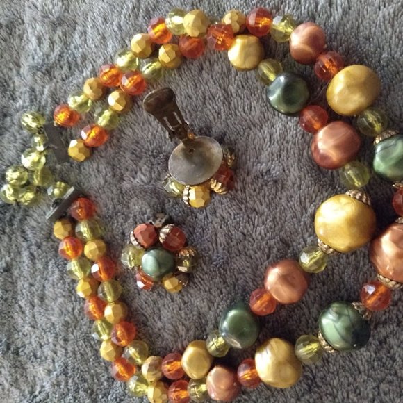 Vintage Necklace and Clip-on Earrings - Picture 1 of 2